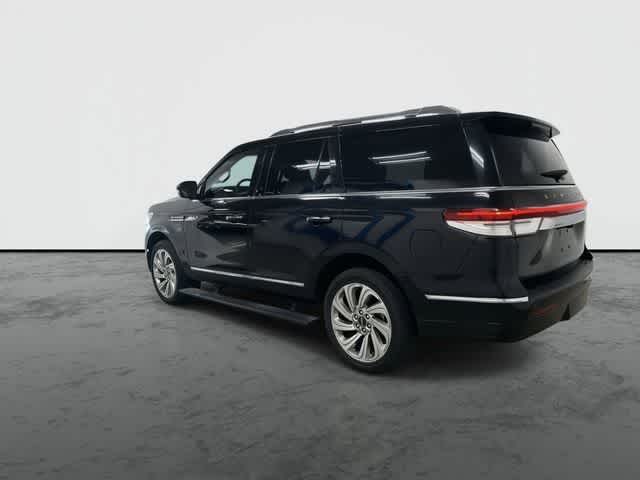 Thumbnail: 2024 Lincoln Navigator - 9