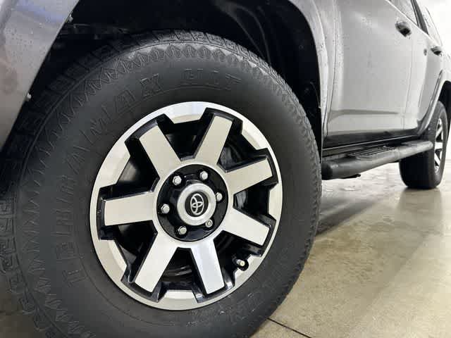 Thumbnail: 2018 Toyota 4Runner - 29