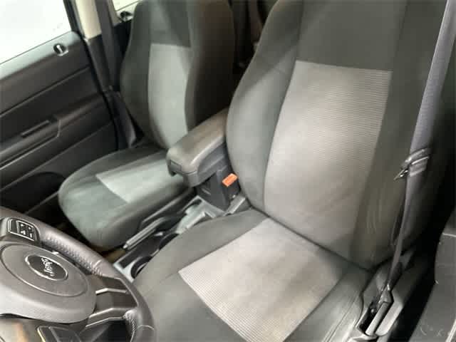 Thumbnail: 2017 Jeep Patriot - 10