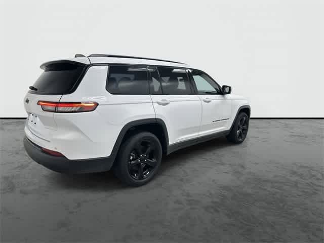Thumbnail: 2023 Jeep Grand Cherokee - 4