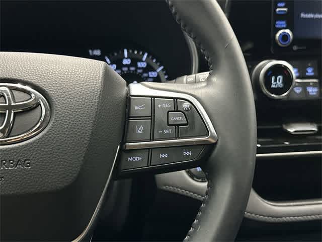 Thumbnail: 2020 Toyota Highlander - 18