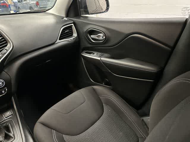 Photo 13