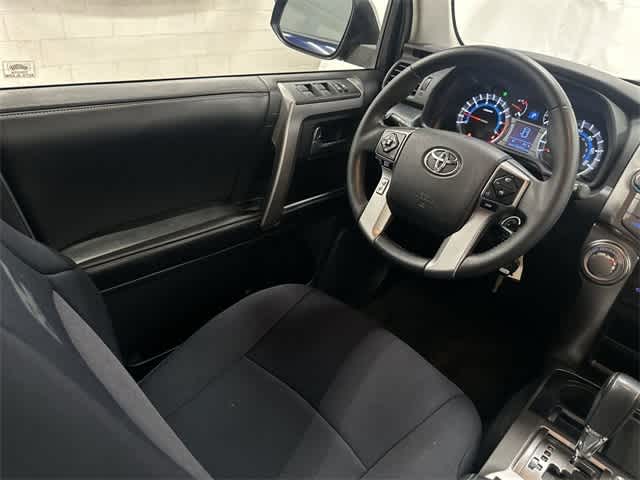 Thumbnail: 2015 Toyota 4Runner - 12