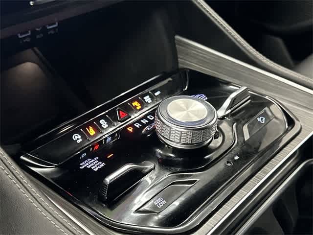 Thumbnail: 2023 Jeep Wagoneer - 25