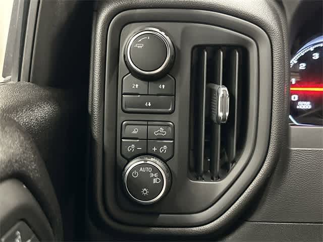 Thumbnail: 2024 Chevrolet Silverado 2500 - 19