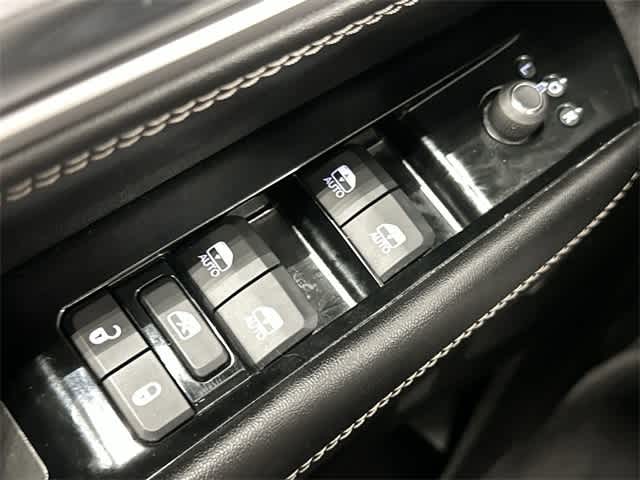 Thumbnail: 2023 Jeep Wagoneer - 20