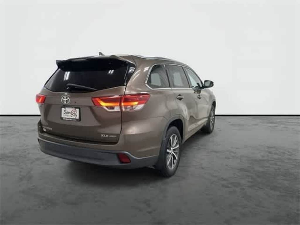 Used 2017 Toyota Highlander XLE V6 SUV