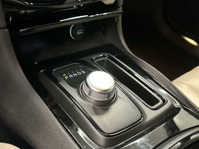 Thumbnail: 2018 Chrysler 300 - 25