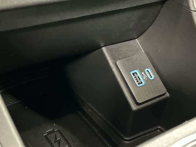 Thumbnail: 2022 Ford Edge - 25