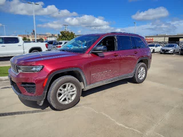 2023 Jeep Grand Cherokee Laredo 4x4's photo