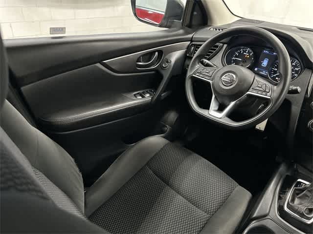 Thumbnail: 2022 Nissan Rogue Sport - 12