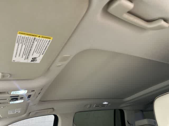 Thumbnail: 2021 GMC Yukon XL - 27