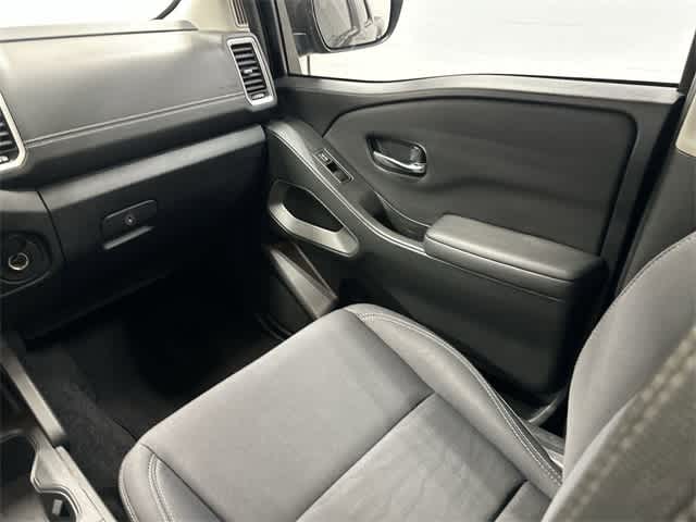 Thumbnail: 2022 Nissan Frontier - 13