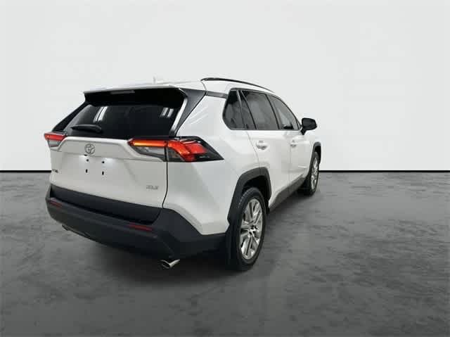 Thumbnail: 2020 Toyota RAV4 - 3