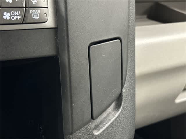 Thumbnail: 2012 Honda Pilot - 24