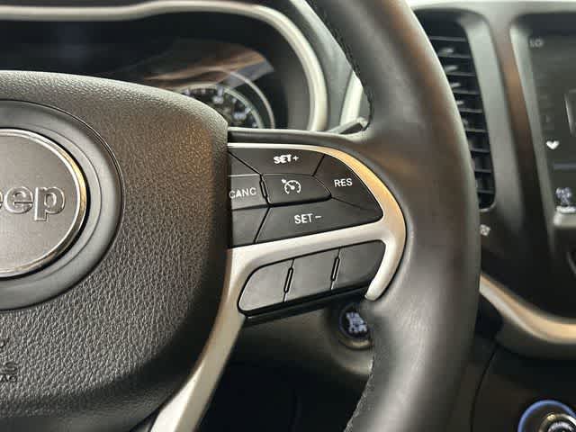Thumbnail: 2015 Jeep Cherokee - 18