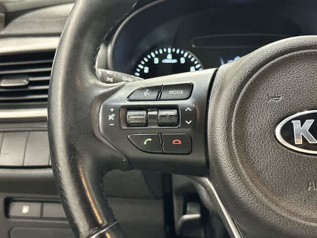 Thumbnail: 2017 Kia Sorento - 17