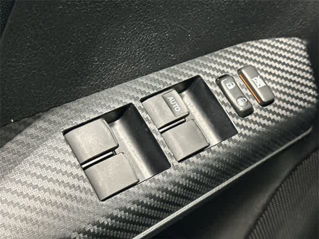 Thumbnail: 2015 Toyota RAV4 - 20