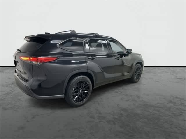 Thumbnail: 2020 Toyota Highlander - 4