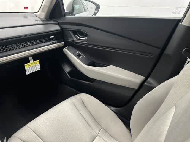 2025 Honda Accord SE - Photo 13
