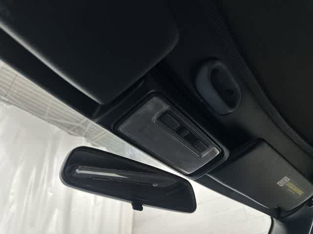 Thumbnail: 2005 Honda S2000 - 19