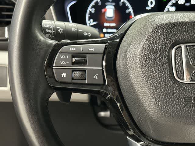 2025 Honda Pilot Touring - Photo 17