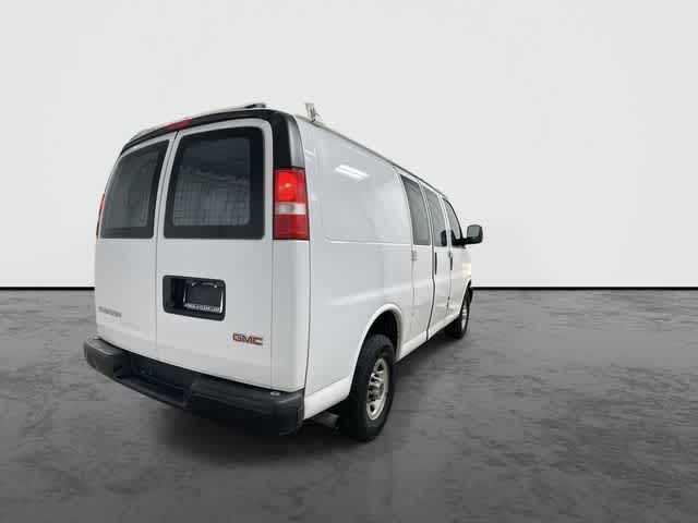 Thumbnail: 2018 GMC Savana - 3