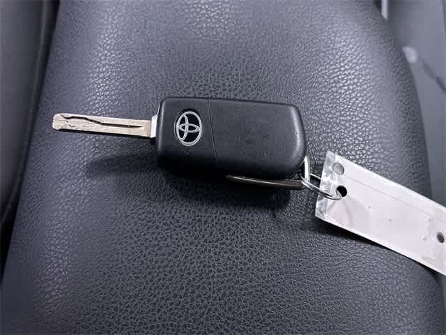 2021 Toyota Camry LE 33