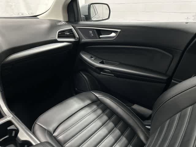 Thumbnail: 2022 Ford Edge - 13