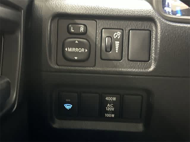 Thumbnail: 2015 Toyota 4Runner - 19