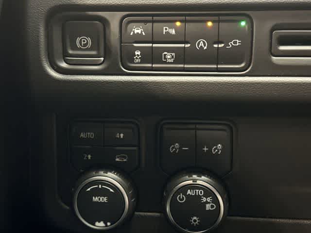 Thumbnail: 2022 Chevrolet Tahoe - 19