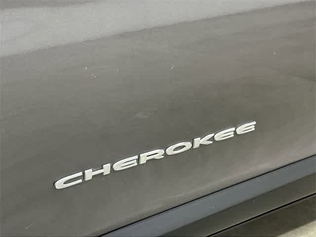 Thumbnail: 2019 Jeep Cherokee - 30