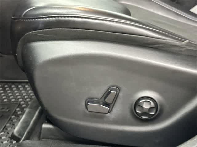 Thumbnail: 2019 Jeep Cherokee - 26