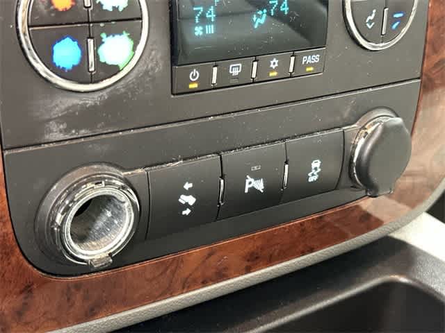 Thumbnail: 2013 Chevrolet Suburban - 24