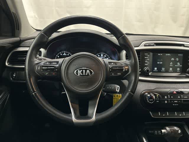 Thumbnail: 2017 Kia Sorento - 15