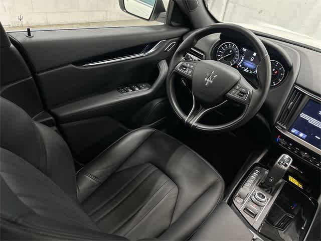 Thumbnail: 2023 Maserati Levante - 12