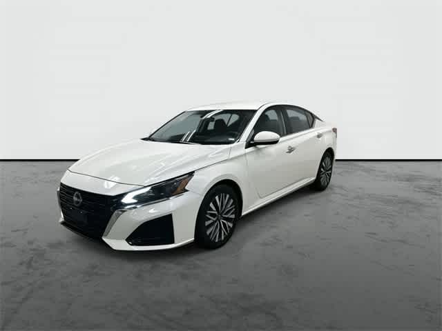 Thumbnail: 2023 Nissan Altima - 7
