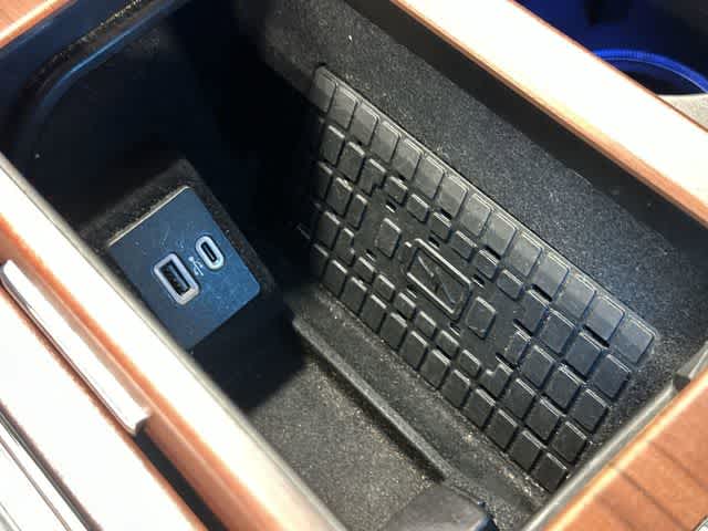 Thumbnail: 2024 Lincoln Navigator - 26