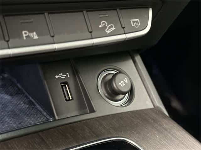Thumbnail: 2021 Audi Q5 - 25