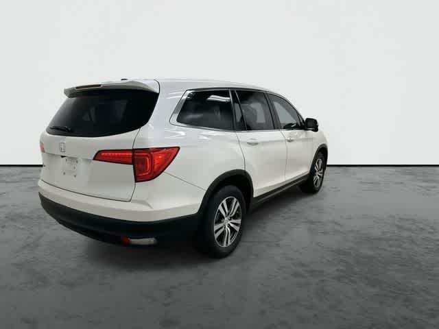 Thumbnail: 2017 Honda Pilot - 3