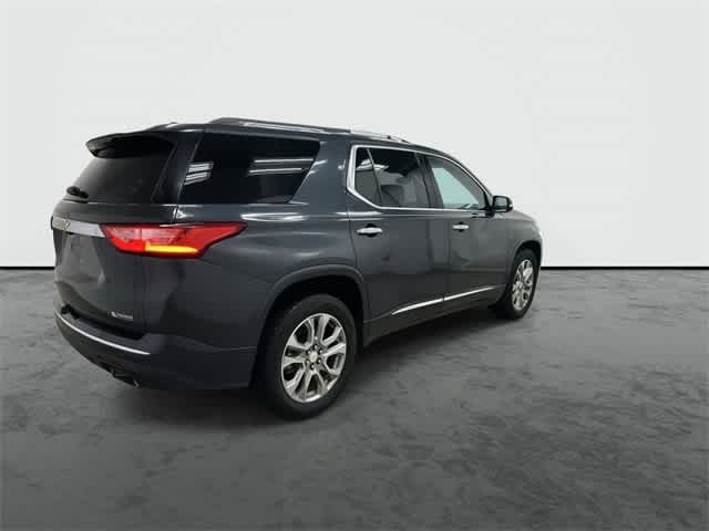 Thumbnail: 2018 Chevrolet Traverse - 4