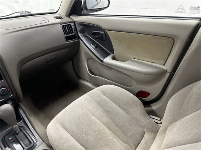 Thumbnail: 2005 Hyundai Elantra - 13