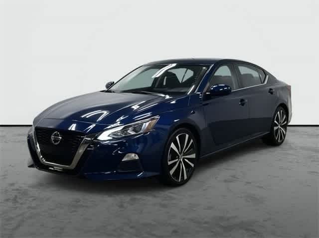 2022 Nissan Altima SR Hero Image