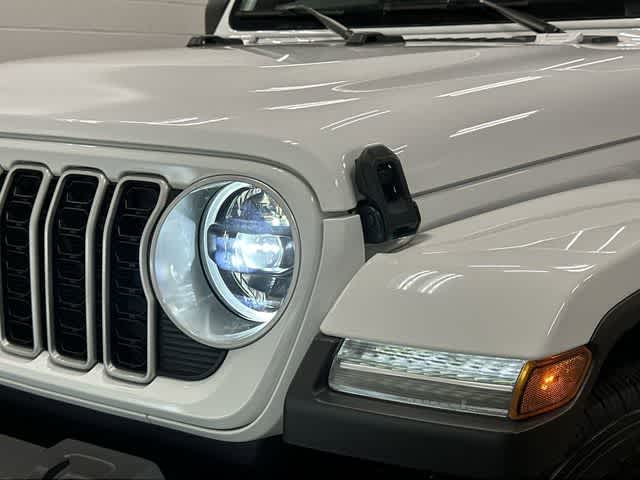 Thumbnail: 2024 Jeep Wrangler - 31