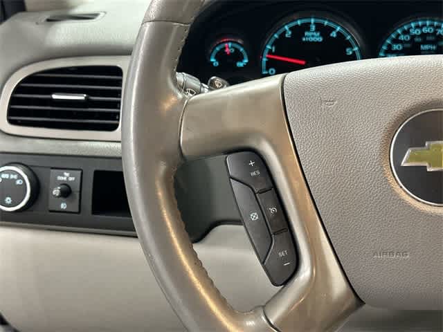 Thumbnail: 2013 Chevrolet Suburban - 17