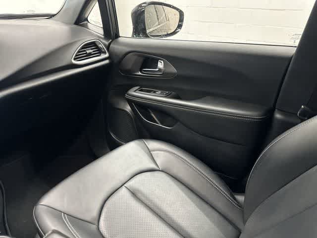 Thumbnail: 2025 Chrysler Pacifica - 13