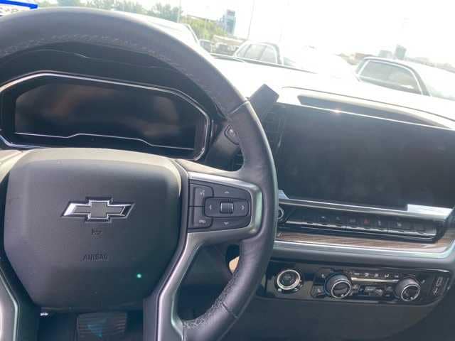 Thumbnail: 2022 Chevrolet Silverado 1500 - 3