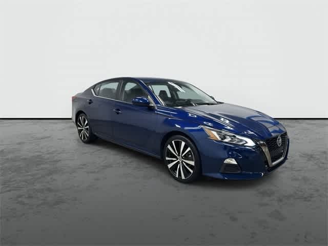 2022 Nissan Altima SR 5