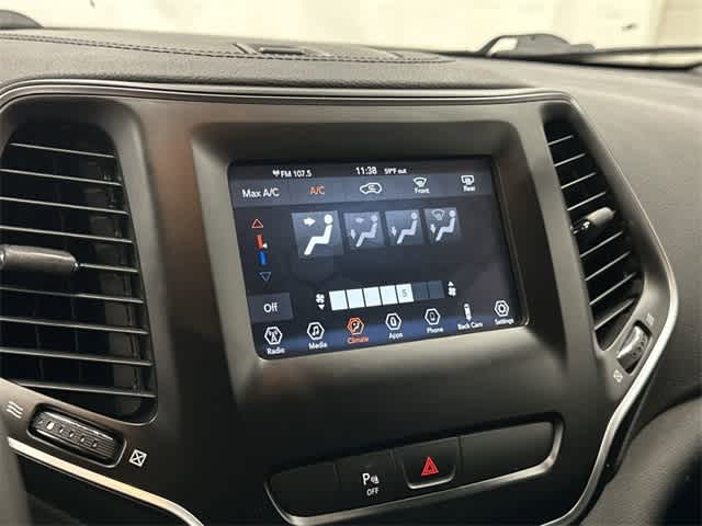 Thumbnail: 2019 Jeep Cherokee - 22