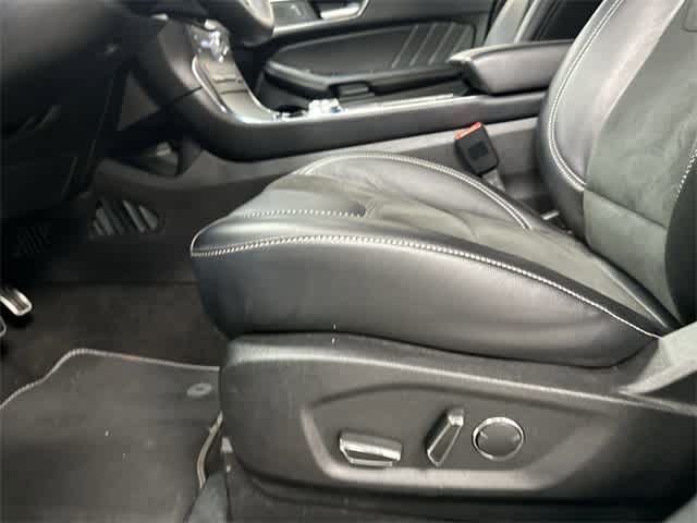 Thumbnail: 2019 Ford Edge - 27